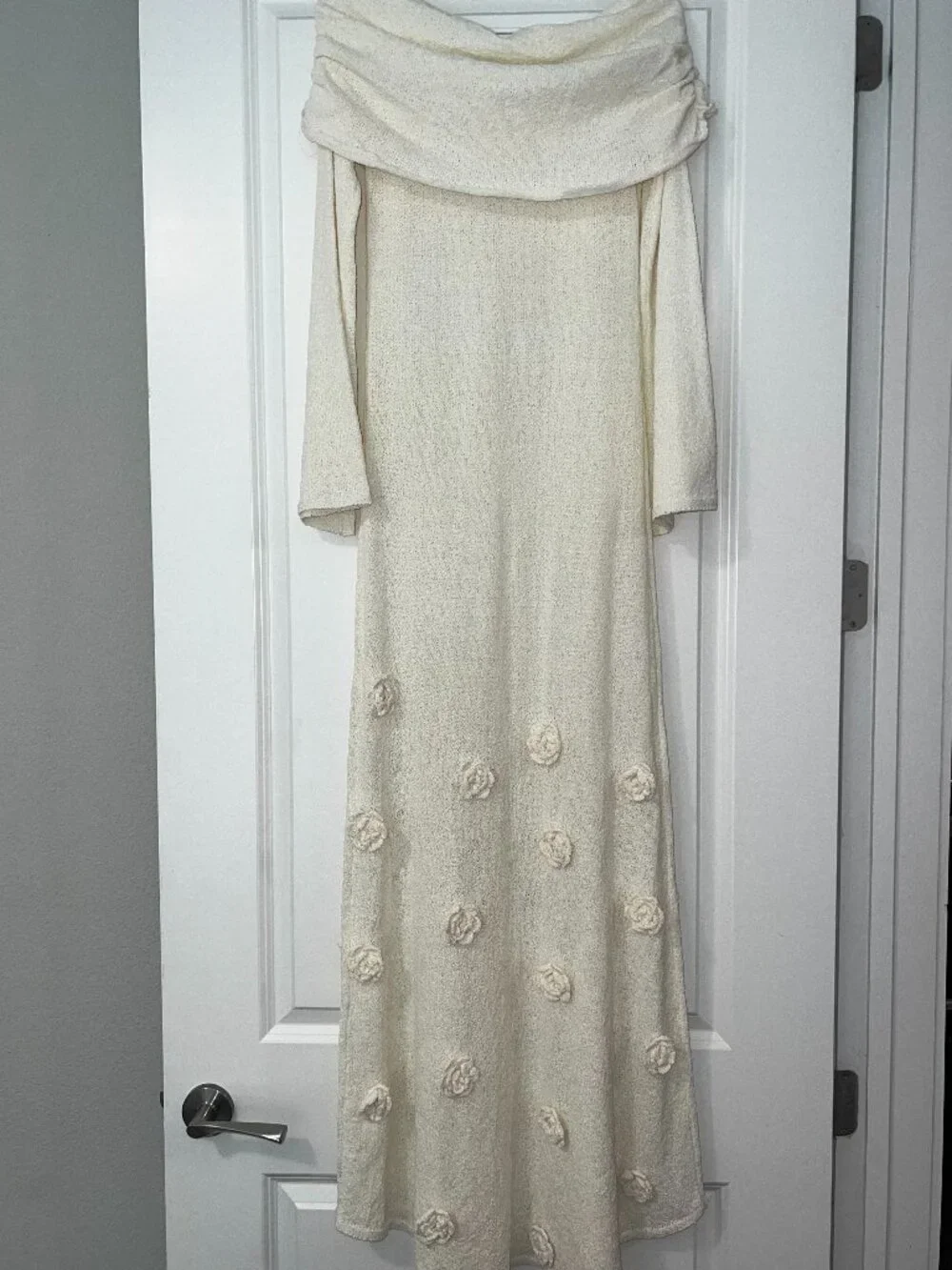 ✨ MESHKI Kiki Off Shoulder Rose Maxi Dress - Ivory (XL) NWT ✨ - Picture 1 of 4